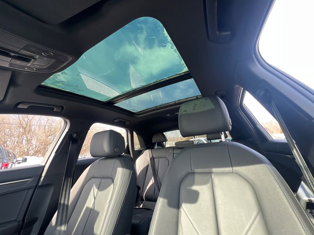 Used 2025 Audi Q3 2.0T Premium image 26