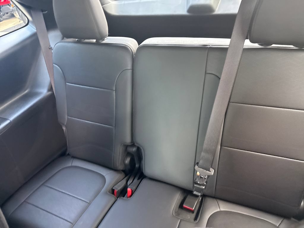 Used 2023 Chevrolet Traverse High Country FWD image 40
