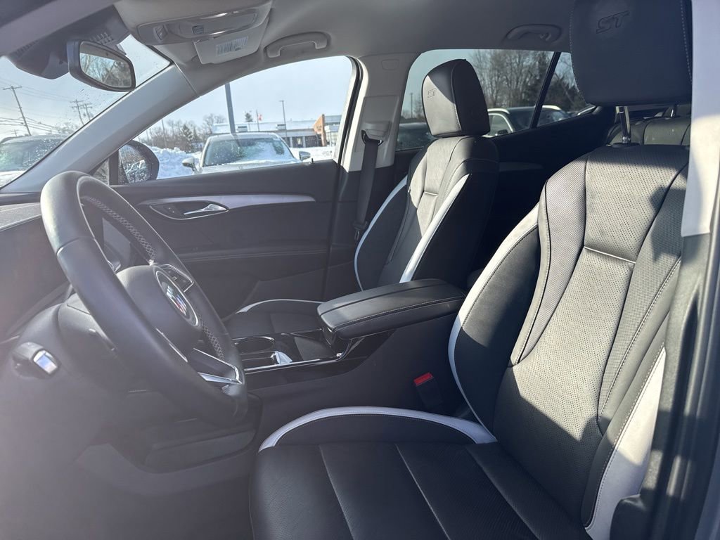 Used 2024 Buick Envision Sport Touring image 10