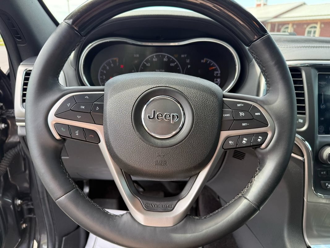 Used 2018 Jeep Grand Cherokee Overland AWD/4WD image 15