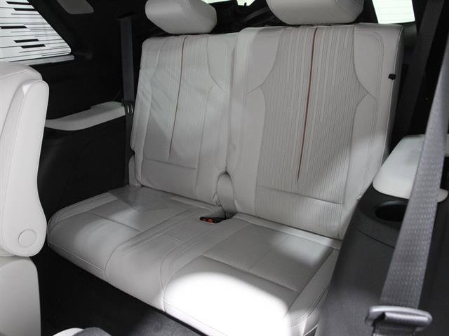 New 2026 Cadillac Vistiq Sport w/ LPO, Floor Liner Package image 20