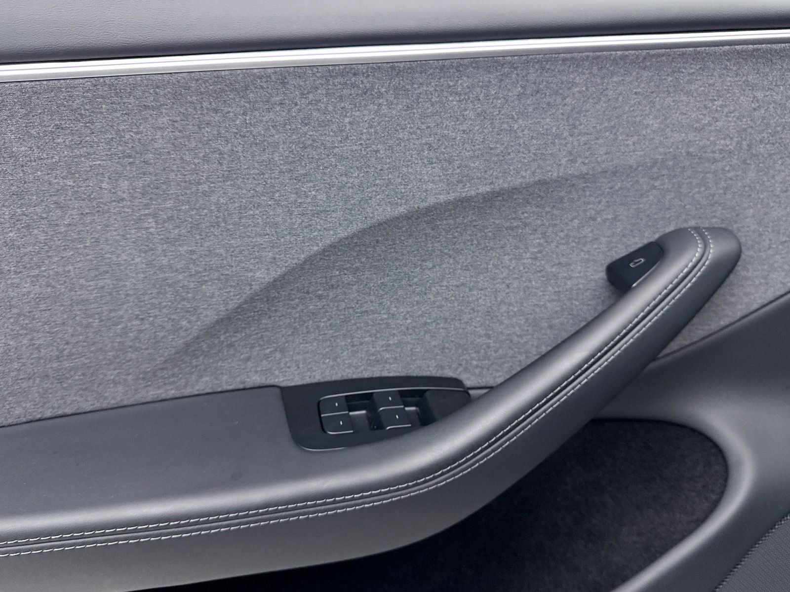 Used 2024 Tesla Model 3 Standard Range image 30