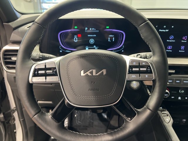 Used 2025 Kia Telluride AWD image 33