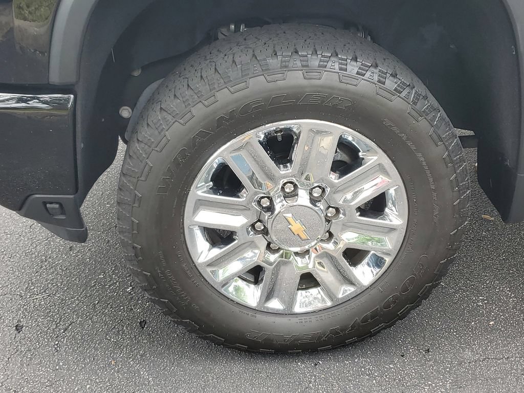 Certified 2024 Chevrolet Silverado 2500 High Country w/ Technology Package AWD/4WD image 11