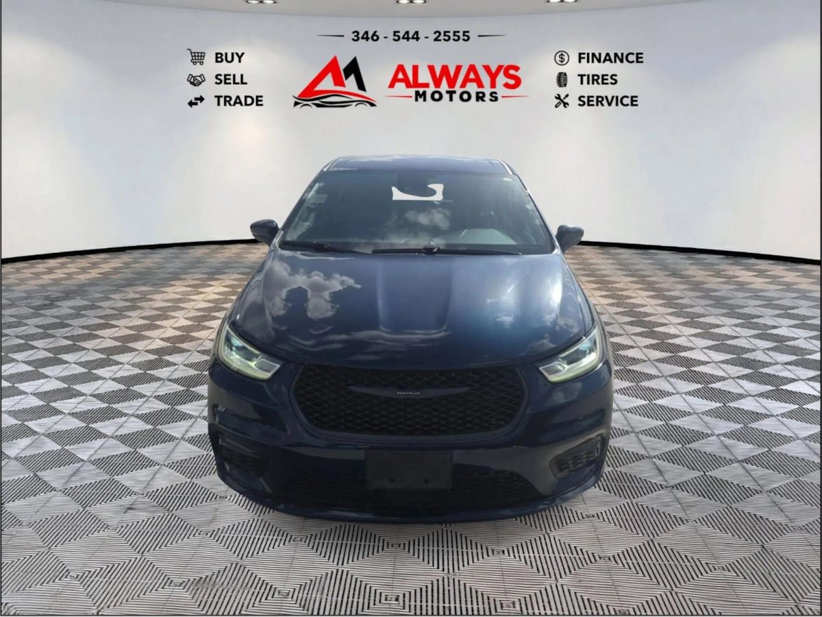 Used 2022 Chrysler Pacifica Touring-L w/ S Appearance Package FWD image 4