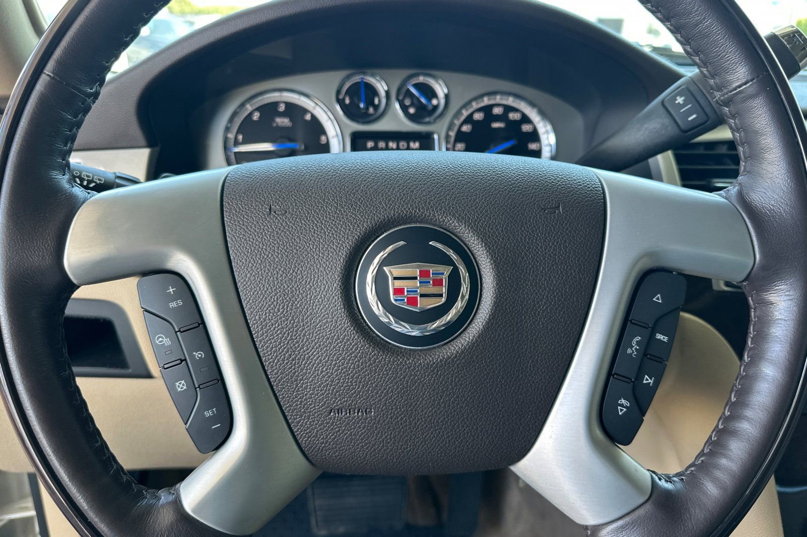 Used 2013 Cadillac Escalade Premium AWD/4WD image 30