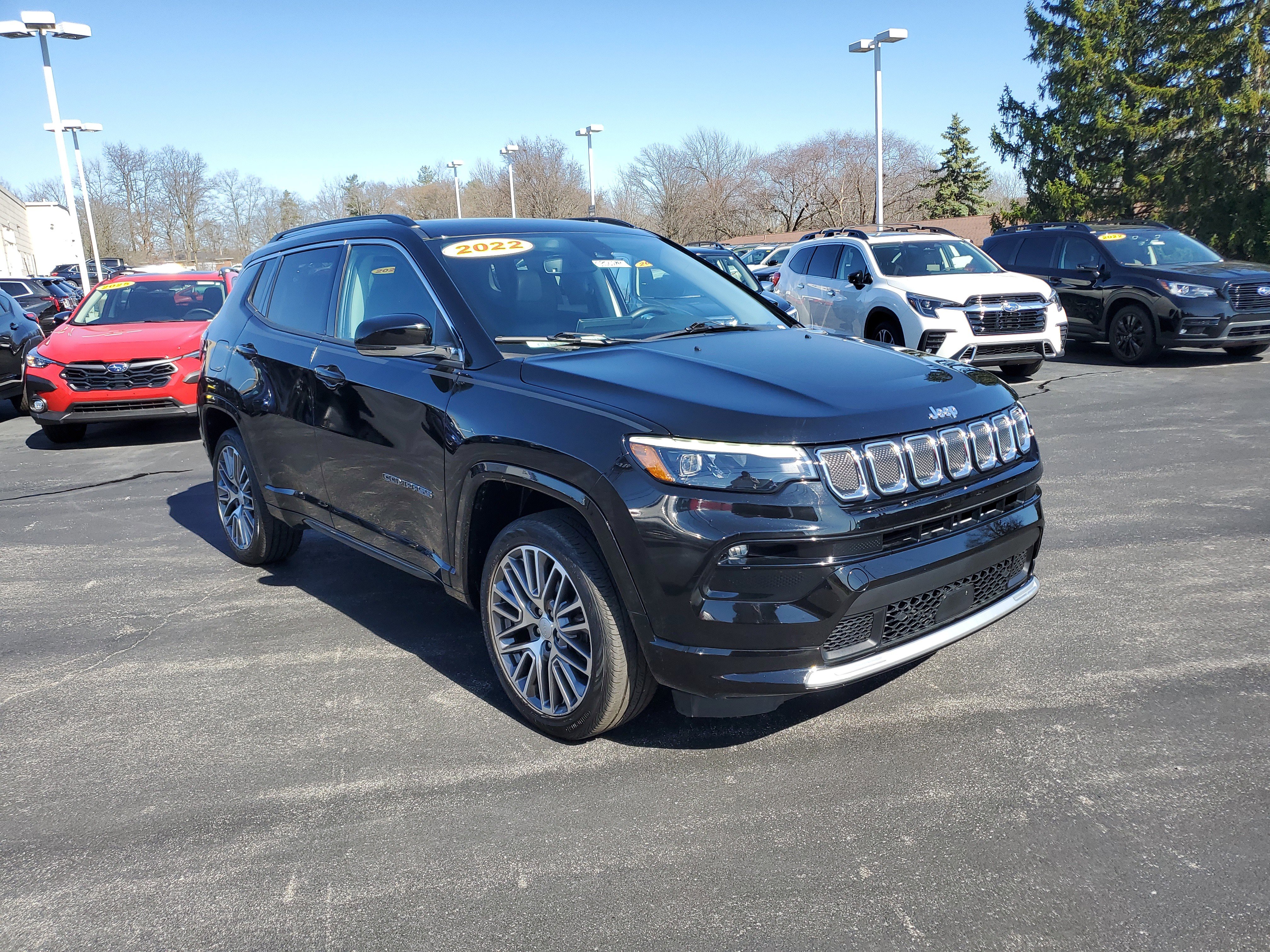 Used 2022 Jeep Compass Limited w/ Elite Group AWD/4WD image 4