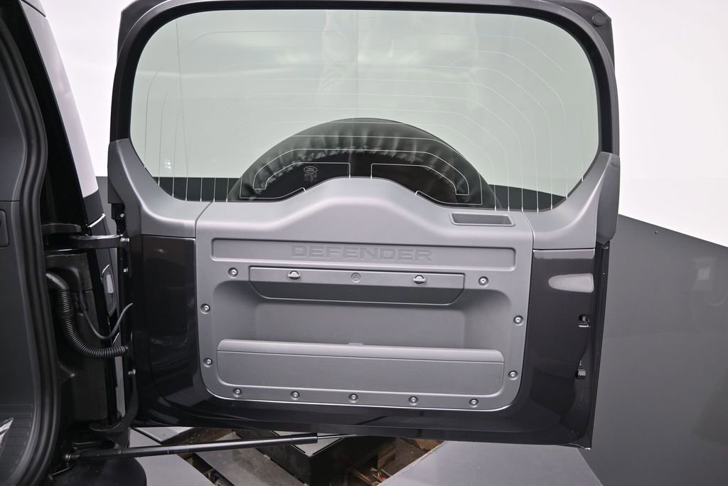 New 2026 Land Rover Defender 110 X-Dynamic SE AWD/4WD image 23