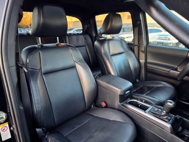 Used 2020 Toyota Tacoma TRD Off-Road w/ TRD Premium Off Road Package image 28