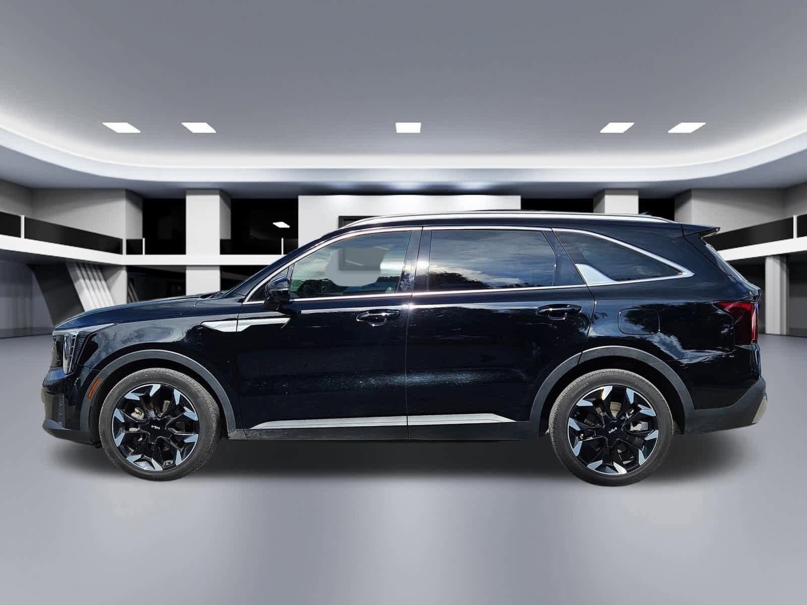 Certified 2024 Kia Sorento EX w/ Panoramic Sunroof Package FWD image 2