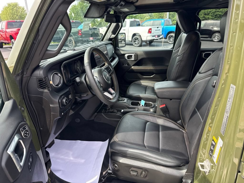 Used 2024 Jeep Wrangler Unlimited Sahara w/ Safety Group AWD/4WD image 11