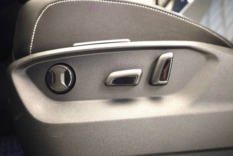 New 2026 Volkswagen Atlas Cross Sport SEL Premium R-Line image 11