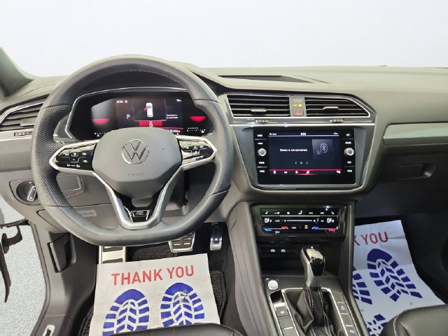 Used 2024 Volkswagen Tiguan SE R-Line AWD/4WD image 14