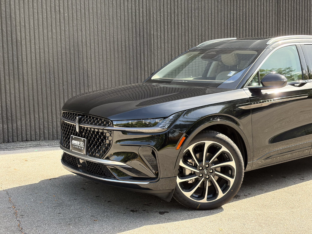 New 2026 Lincoln Nautilus Black Label AWD/4WD image 2