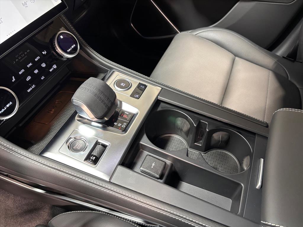 New 2026 Jaguar F-PACE R-Dynamic S image 13