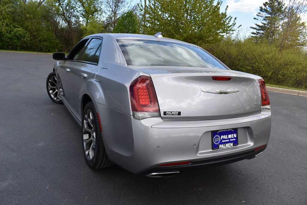 Used 2018 Chrysler 300 S w/ 300S Premium Group RWD image 7
