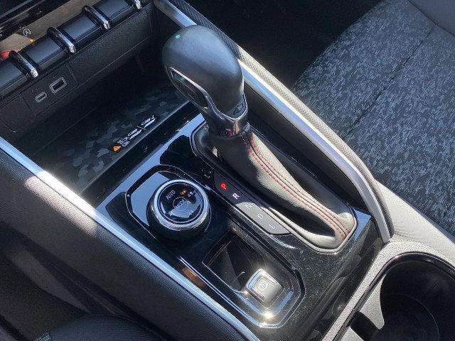 Used 2024 Chevrolet Colorado Z71 w/ Z71 Convenience Package 2 image 16