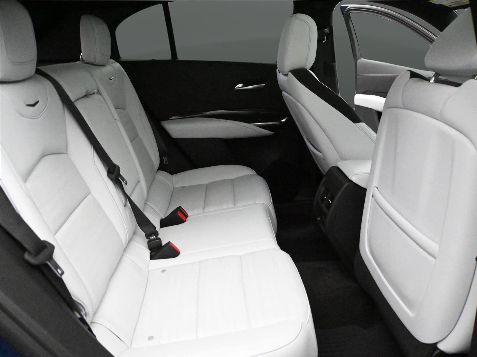 Used 2024 Cadillac XT4 Sport image 36