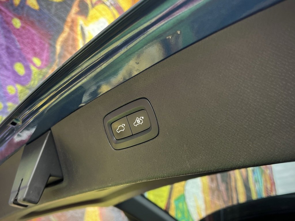 Used 2016 Volvo XC90 T6 R-Design w/ Protection Package Plus image 22