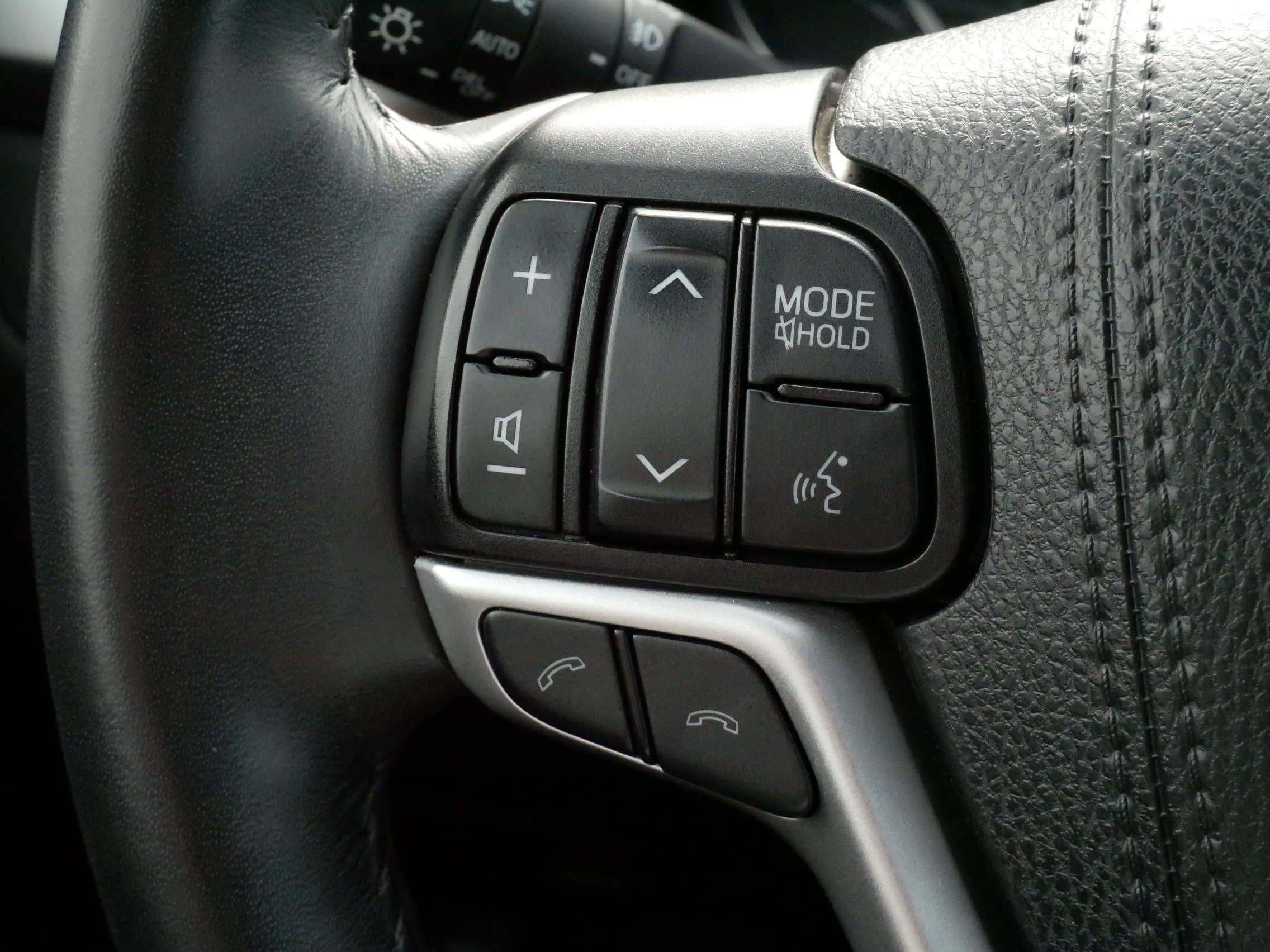 Used 2019 Toyota Highlander SE AWD/4WD image 26