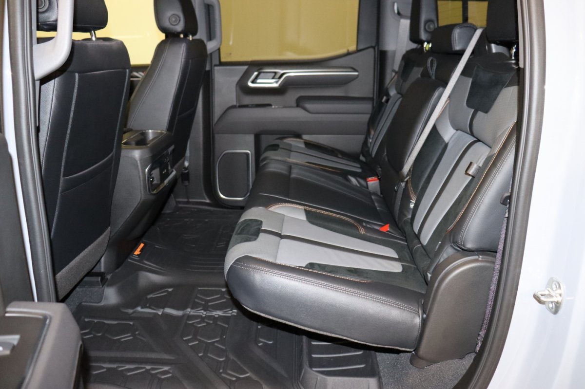 Used 2025 Chevrolet Silverado 1500 LTZ AWD/4WD image 21