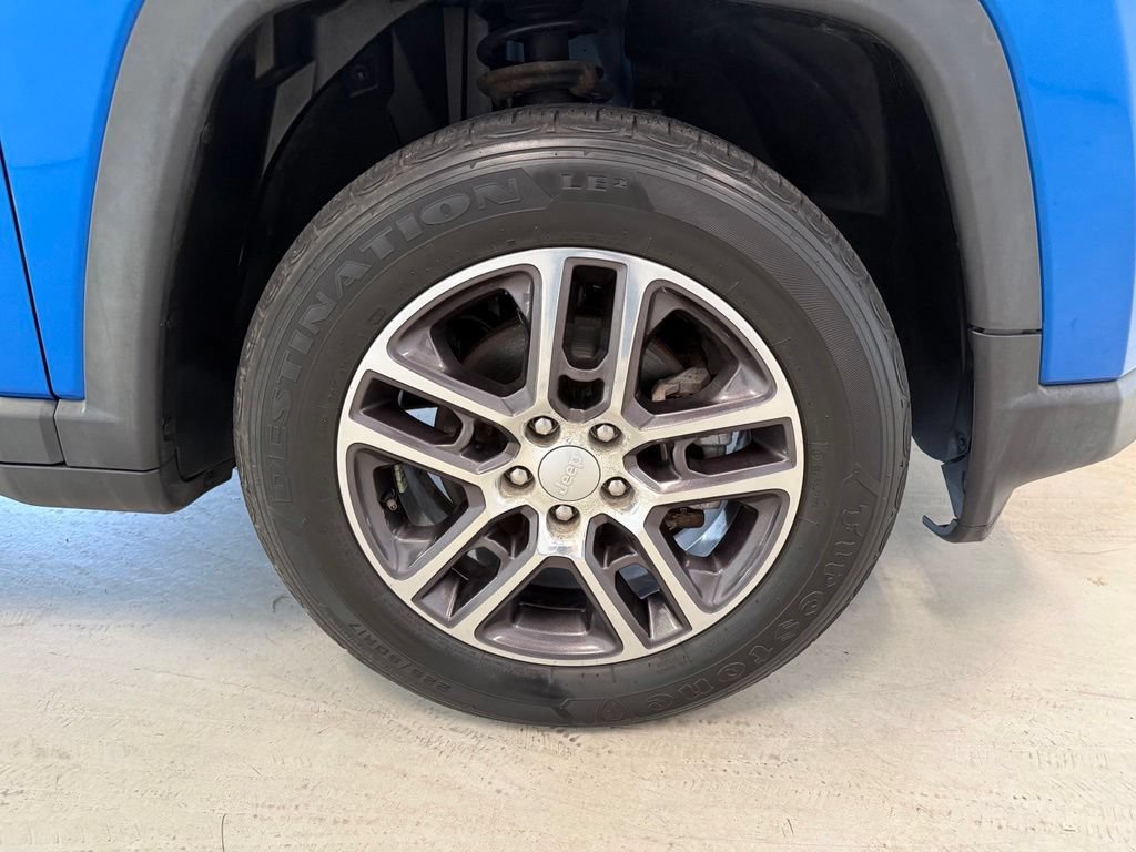 Used 2018 Jeep Compass Latitude w/ Popular Equipment Group AWD/4WD image 35
