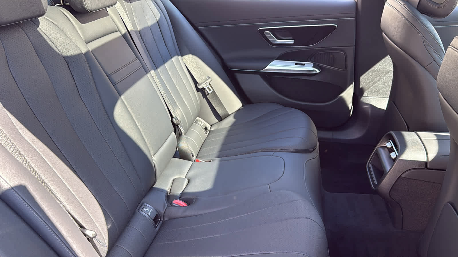 New 2026 Mercedes-Benz E 350 4MATIC Sedan image 33