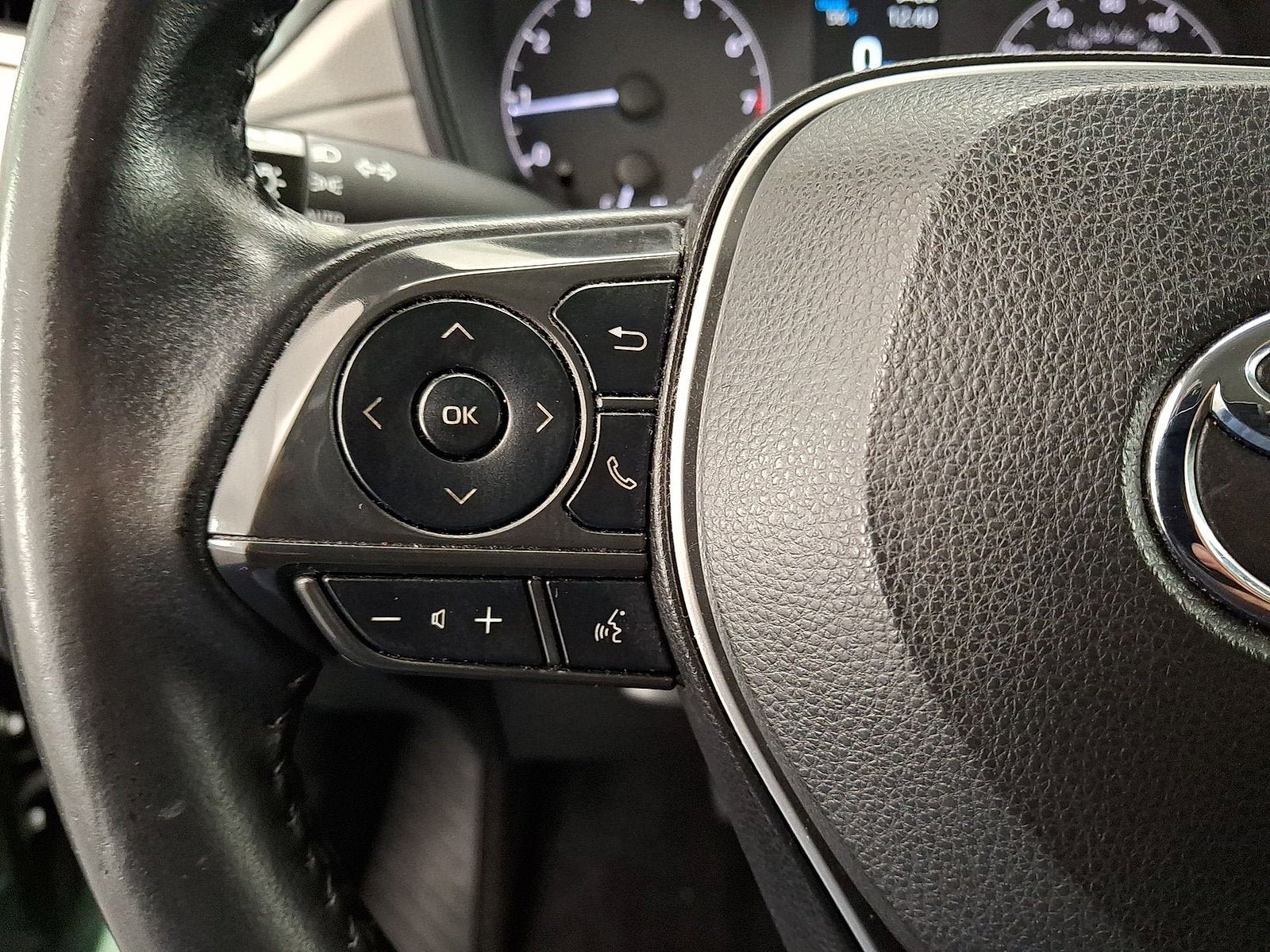 Used 2023 Toyota Corolla Cross LE AWD/4WD image 9