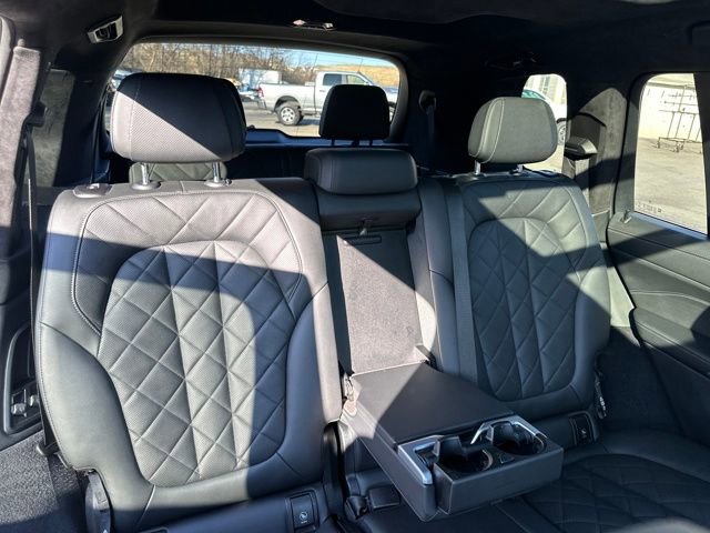 Used 2024 BMW X7 xDrive40i w/ M Sport Package image 41