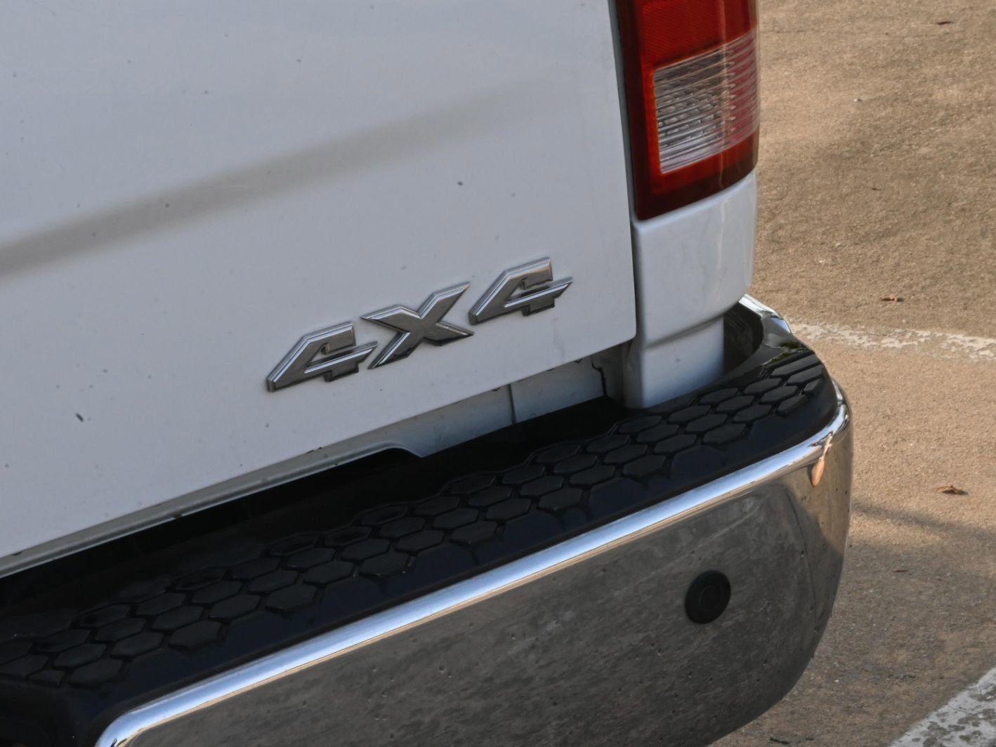 Used 2018 RAM 2500 SLT AWD/4WD image 40
