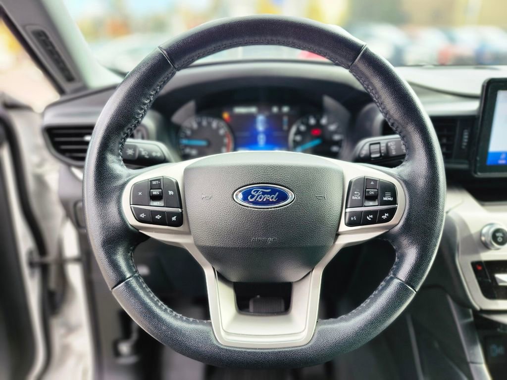 Used 2022 Ford Explorer XLT AWD/4WD image 28