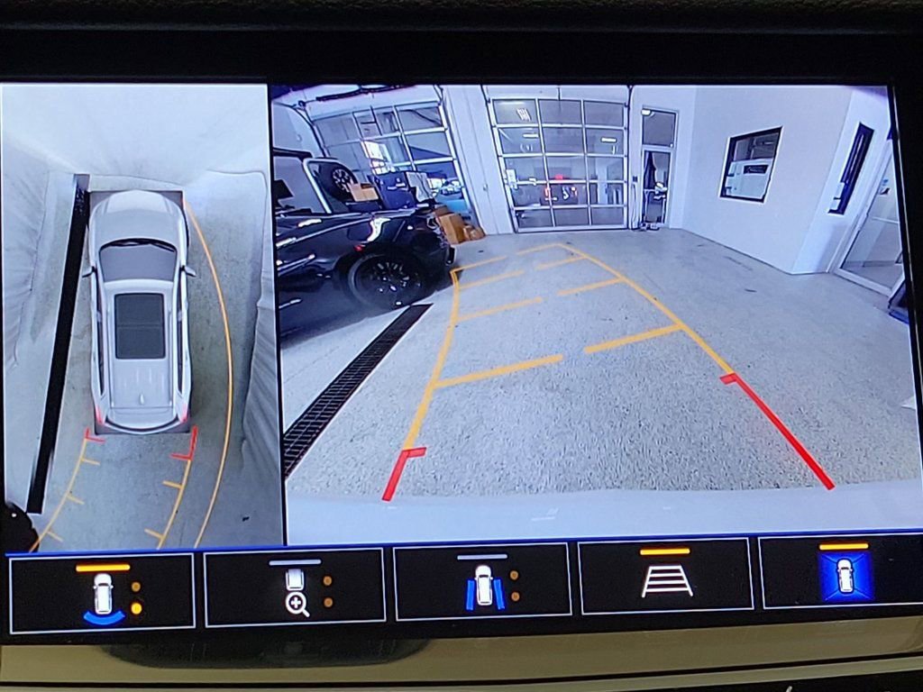 Certified 2024 Cadillac XT6 Sport w/ LPO, Onyx Lite Package image 16