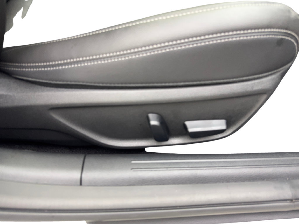 Used 2026 Genesis G70 2.5T RWD image 49