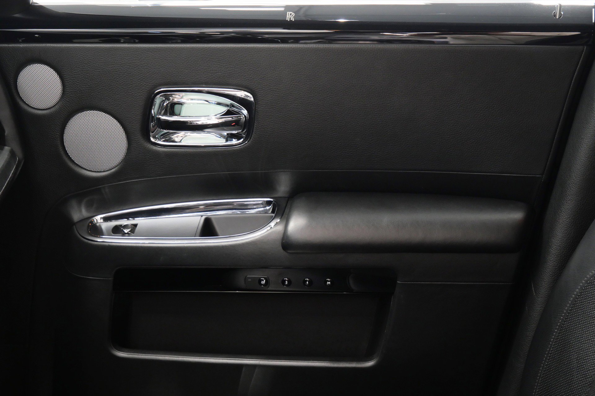 Used 2014 Rolls-Royce Ghost RWD image 38