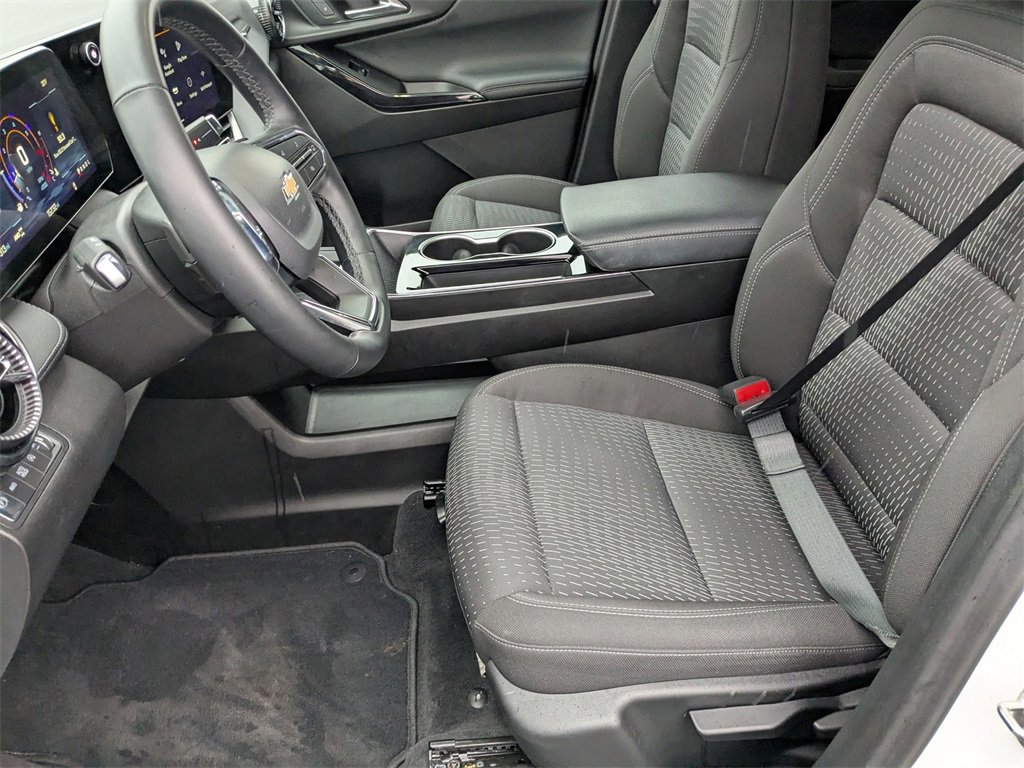 Used 2025 Chevrolet Equinox LT image 17