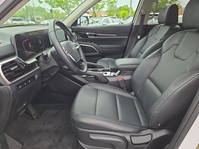 Used 2025 Kia Telluride LX FWD image 50