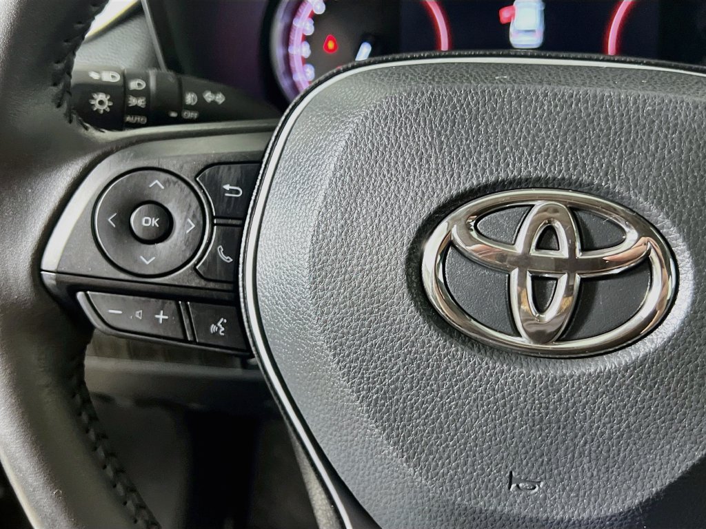 Used 2025 Toyota RAV4 XLE Premium FWD image 16