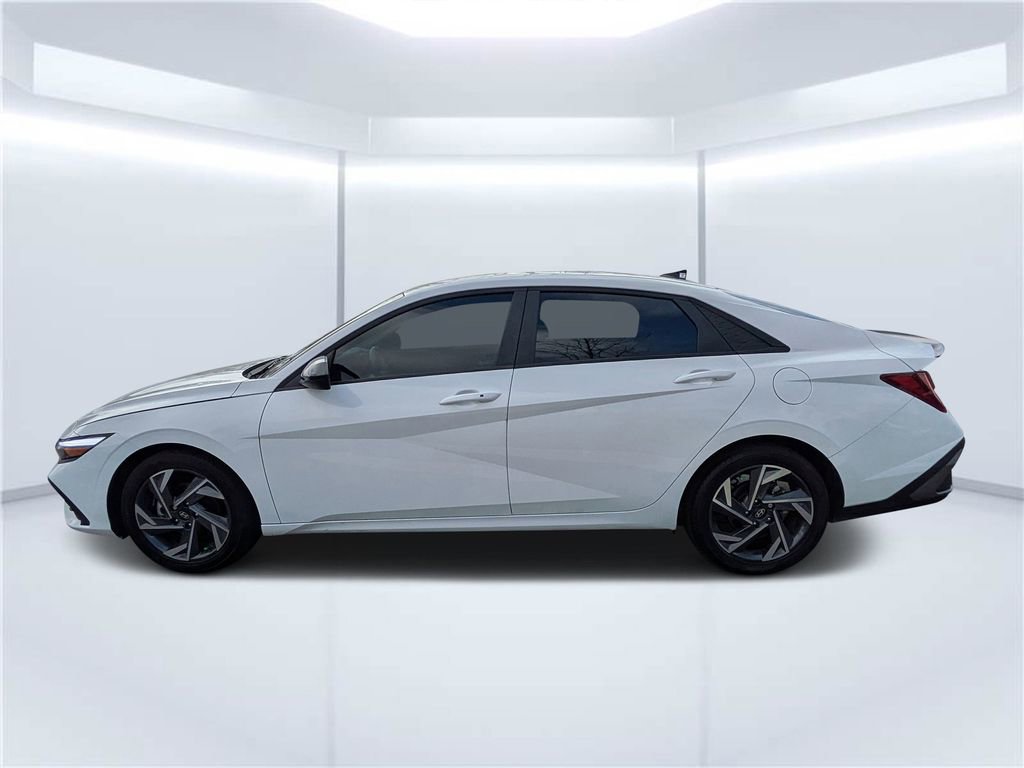 Certified 2025 Hyundai Elantra Sport image 6