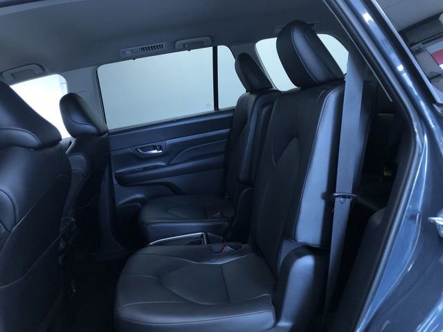 Used 2025 Toyota Grand Highlander AWD image 22