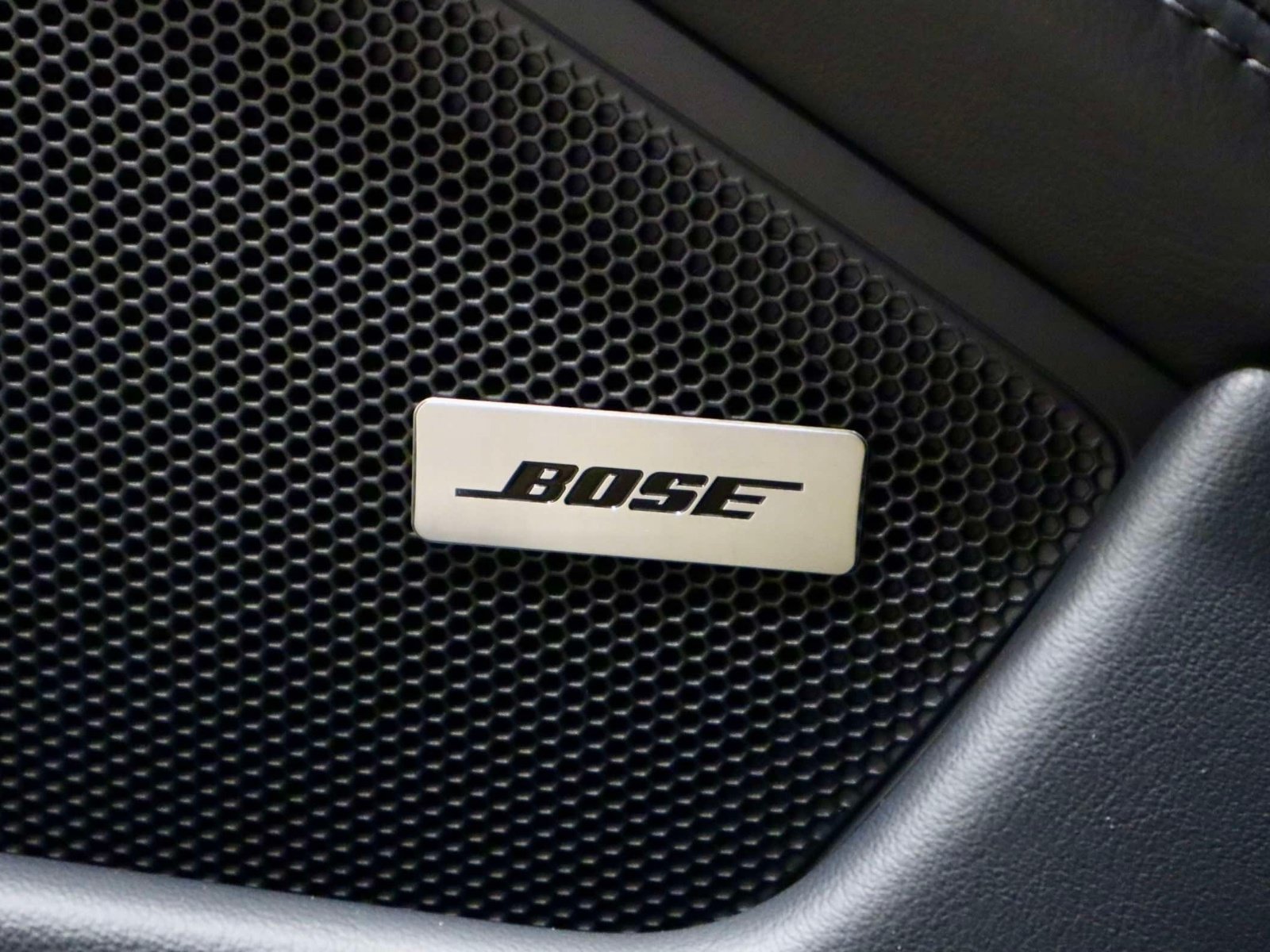 Used 2025 Porsche 911 Carrera RWD image 24