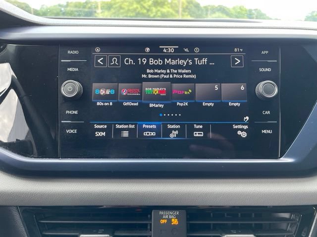 Used 2023 Volkswagen Taos SE w/ Panoramic Sunroof Package FWD image 19