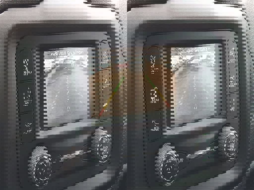 Used 2020 Jeep Renegade Sport w/ Sport Appearance Group image 17