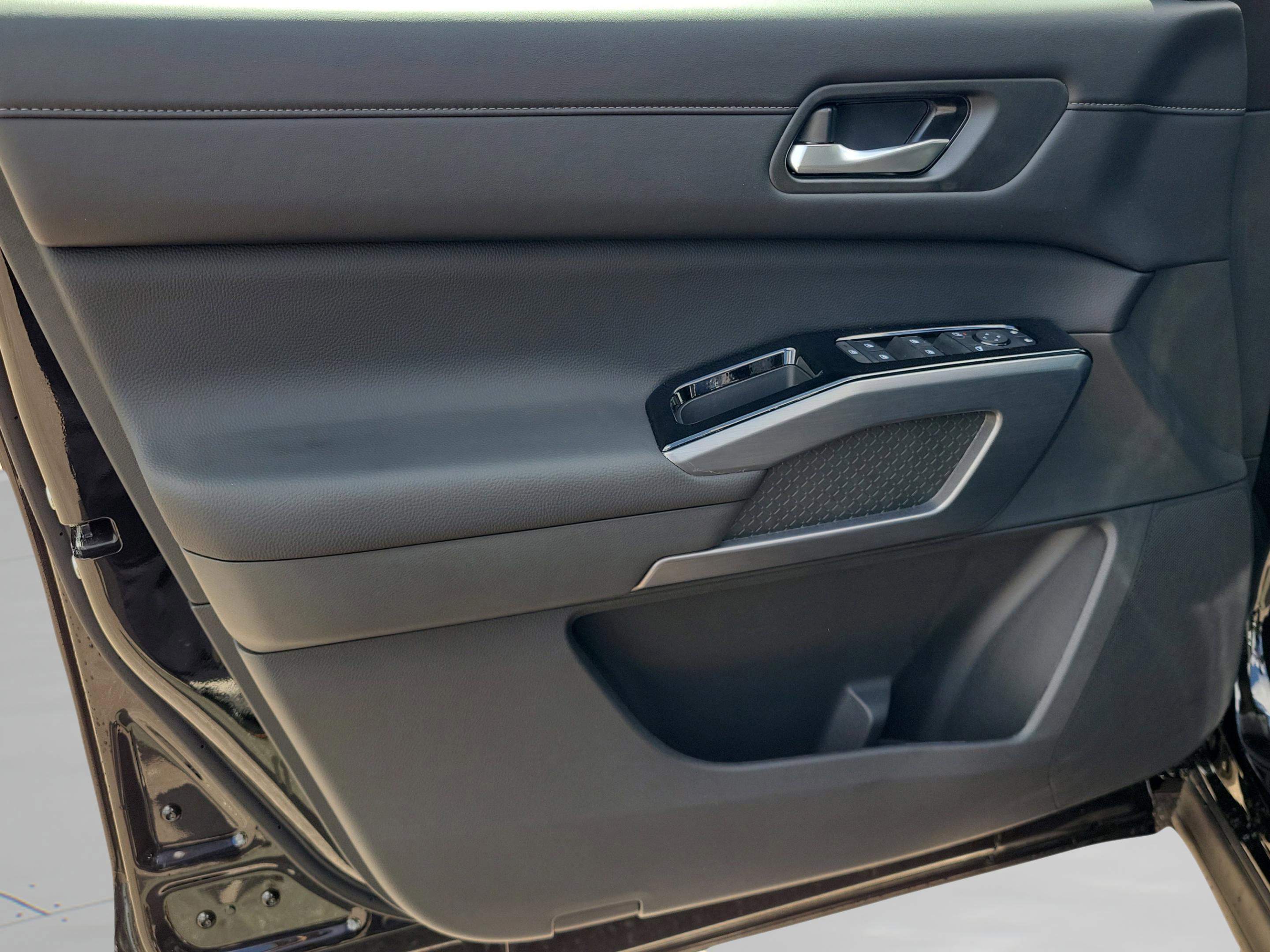 New 2026 Nissan Pathfinder SL image 20