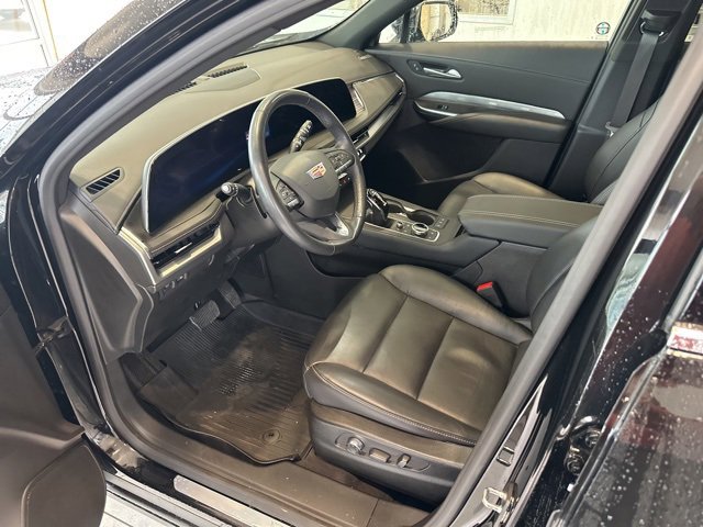 Used 2024 Cadillac XT4 Premium Luxury image 7