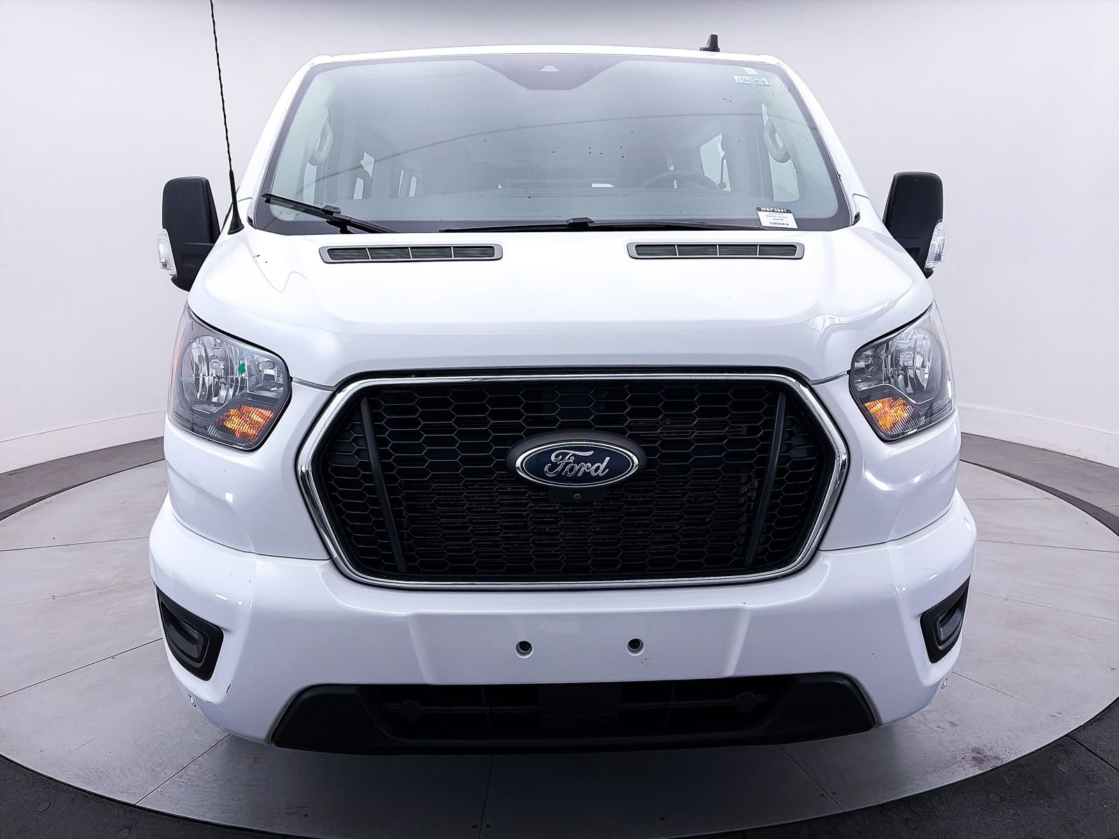 Used 2023 Ford Transit 350 XLT RWD image 10