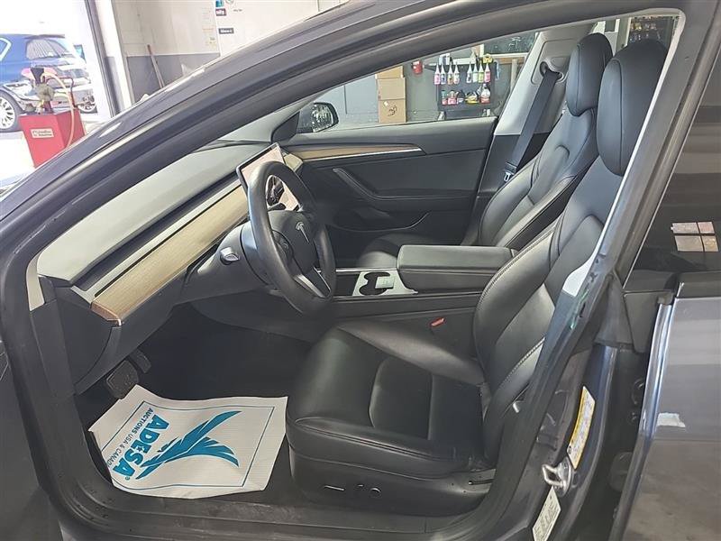 Used 2023 Tesla Model 3 Standard Range RWD image 9