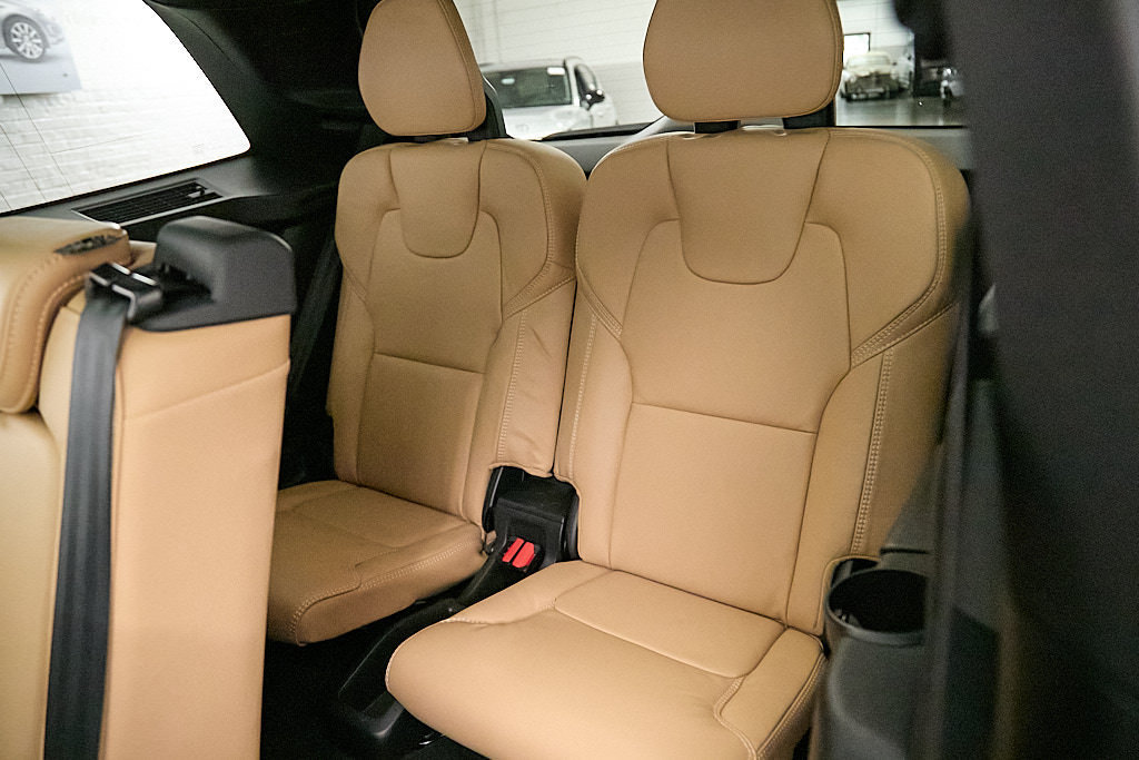 Certified 2024 Volvo XC90 T8 Ultimate AWD/4WD image 27