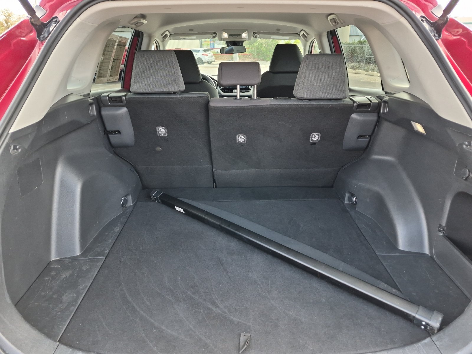 Used 2025 Toyota RAV4 XLE FWD image 14