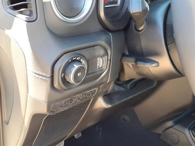 New 2026 Jeep Wrangler Unlimited Sahara AWD/4WD image 18