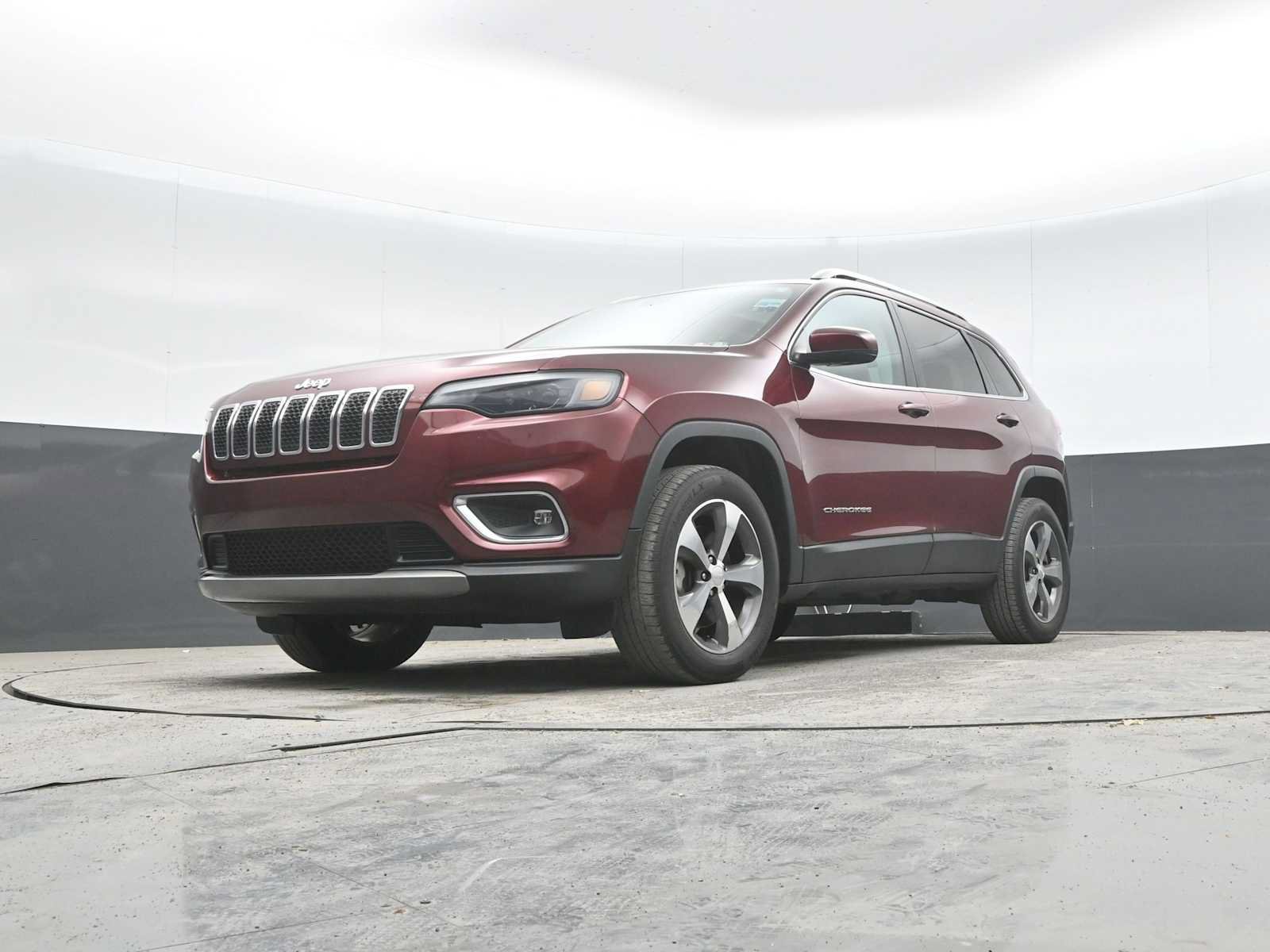 Used 2019 Jeep Cherokee Limited AWD/4WD image 26